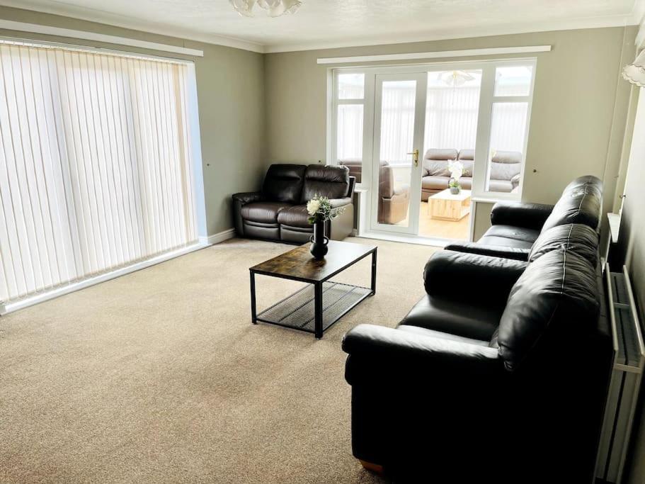 5-Bedroom Cottage In Healing, Grimsby Eksteriør bilde